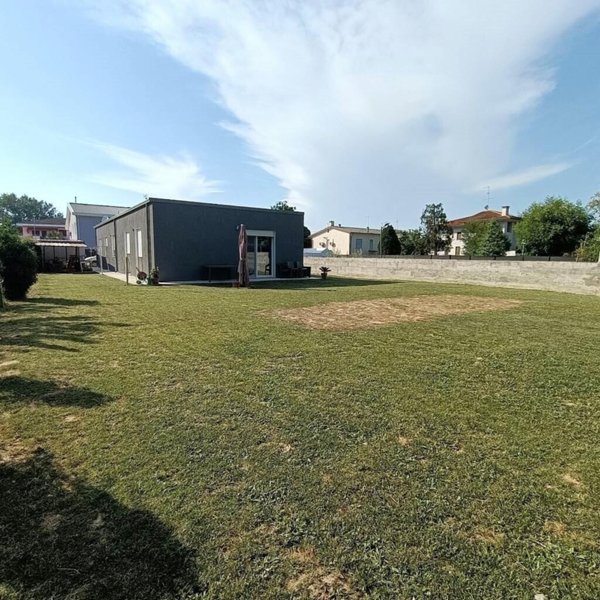 casa indipendente in vendita a Rovigo in zona Centro Storico