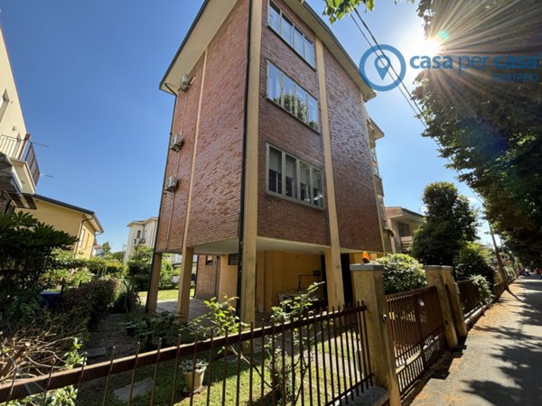 casa indipendente in vendita a Rovigo in zona Commenda