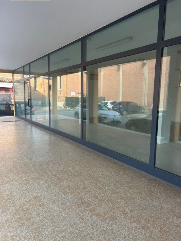 negozio in vendita a Rovigo