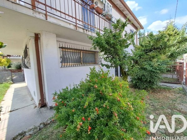 casa indipendente in vendita a Rovigo in zona Tassina