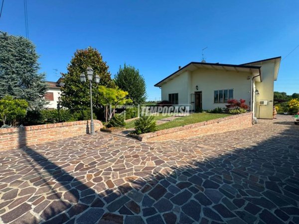 casa indipendente in vendita a Rovigo in zona San Bartolomeo