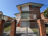 casa indipendente in vendita a Rovigo in zona Commenda