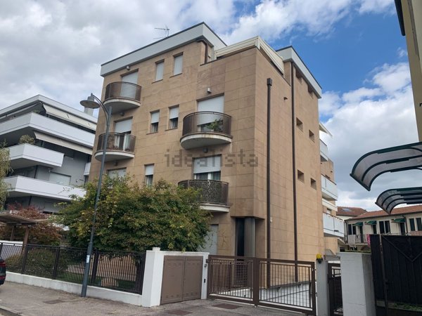 appartamento in vendita a Rovigo in zona Commenda