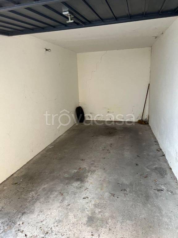 box auto in vendita a Rovigo in zona Centro Storico