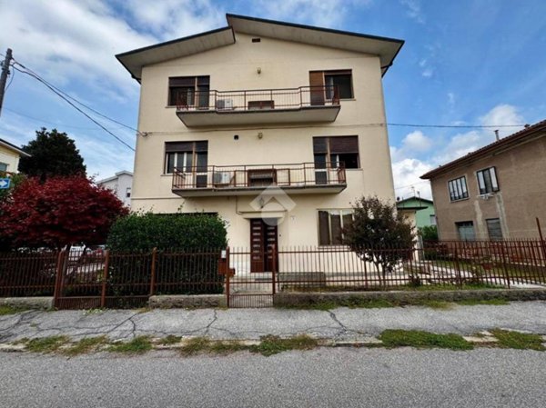 appartamento in vendita a Rovigo in zona Commenda