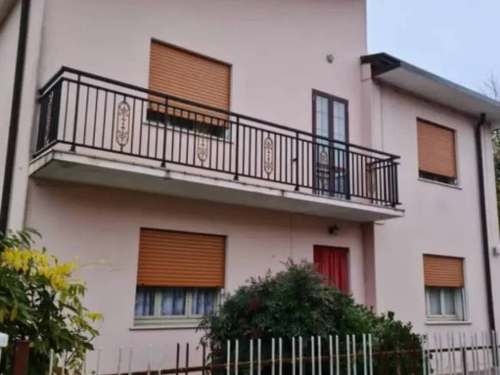 casa indipendente in vendita a Salara