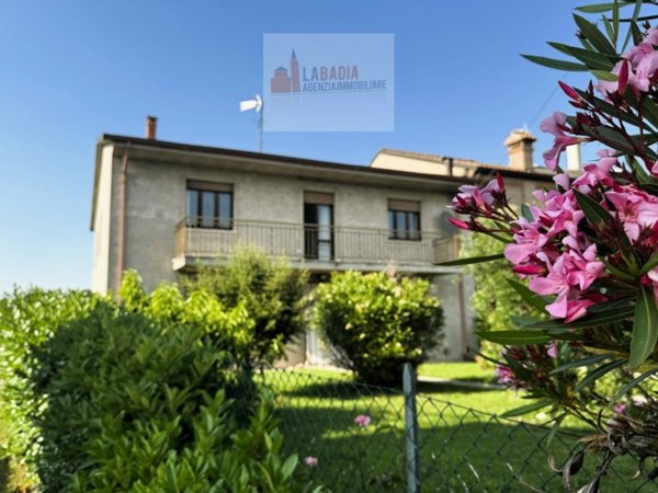 casa indipendente in vendita a Salara