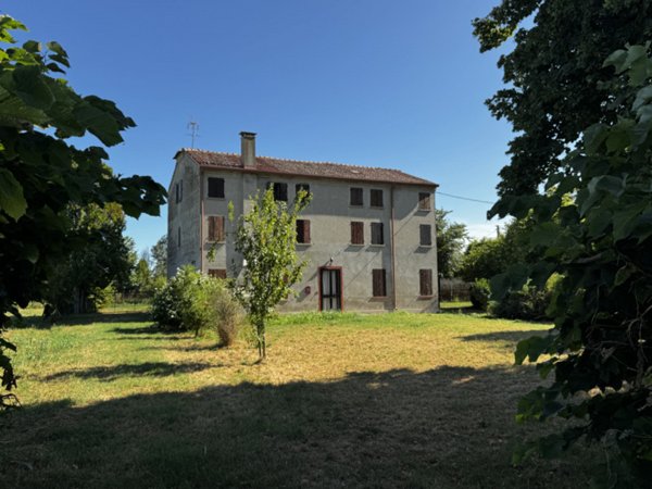 casa indipendente in vendita a Salara