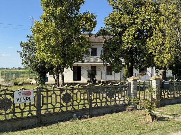 casa indipendente in vendita a Salara