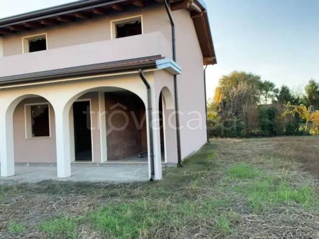 casa indipendente in vendita a San Bellino