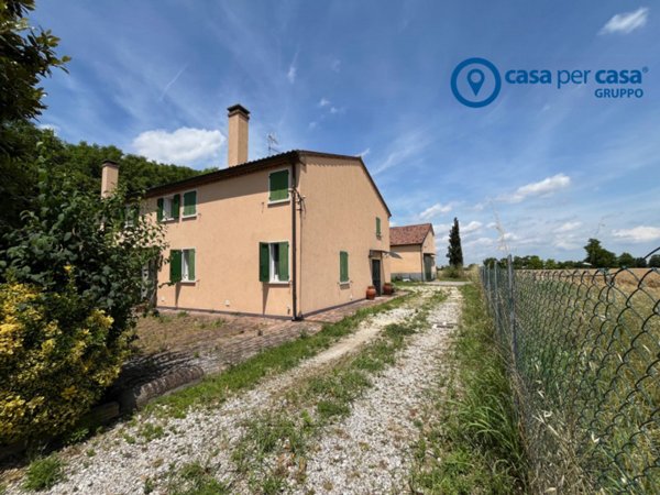 casa indipendente in vendita a San Bellino