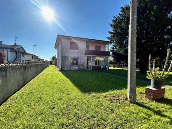 casa indipendente in vendita a San Martino di Venezze