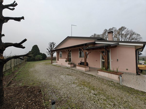 casa indipendente in vendita a San Martino di Venezze