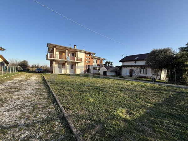 casa indipendente in vendita a San Martino di Venezze
