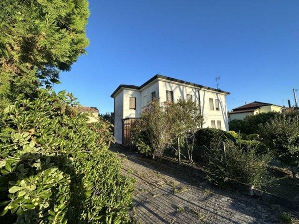 casa indipendente in vendita a San Martino di Venezze