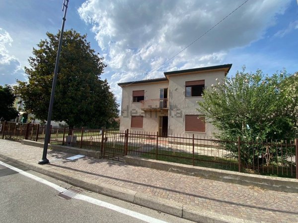 casa indipendente in vendita a San Martino di Venezze
