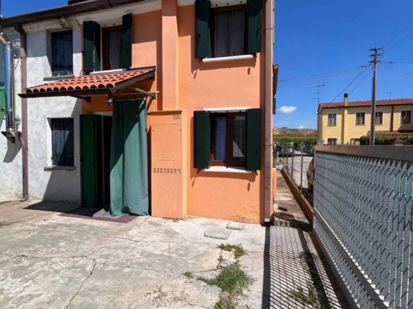 casa indipendente in vendita a San Martino di Venezze