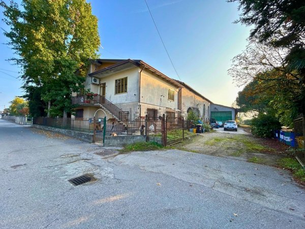 casa indipendente in vendita a San Martino di Venezze