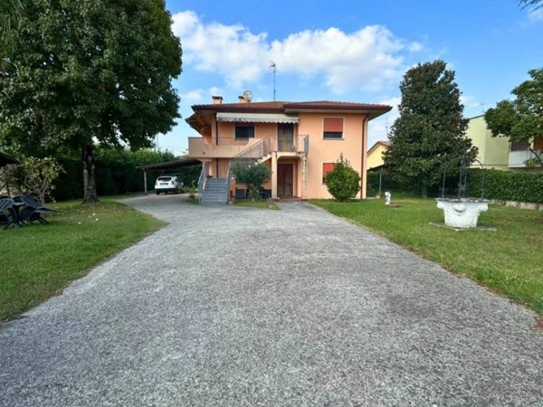 casa indipendente in vendita a San Martino di Venezze