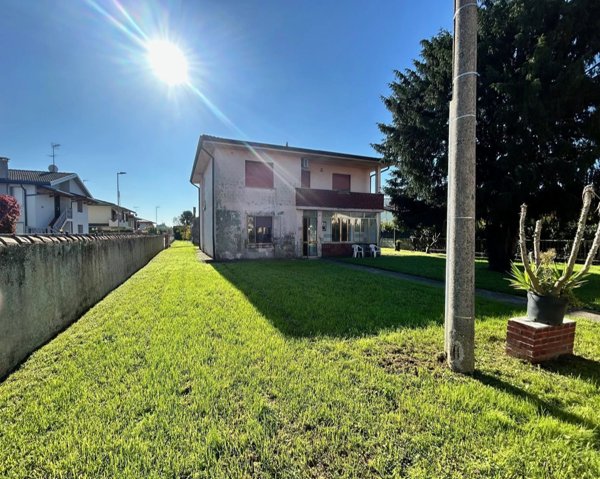 casa indipendente in vendita a San Martino di Venezze