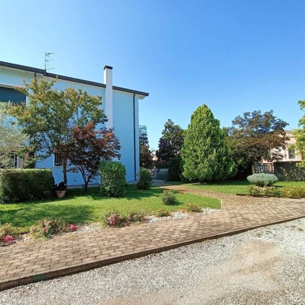 casa indipendente in vendita a San Martino di Venezze