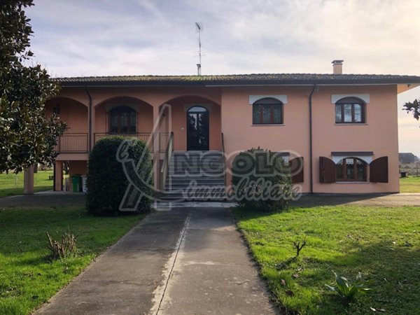 casa indipendente in vendita a Stienta