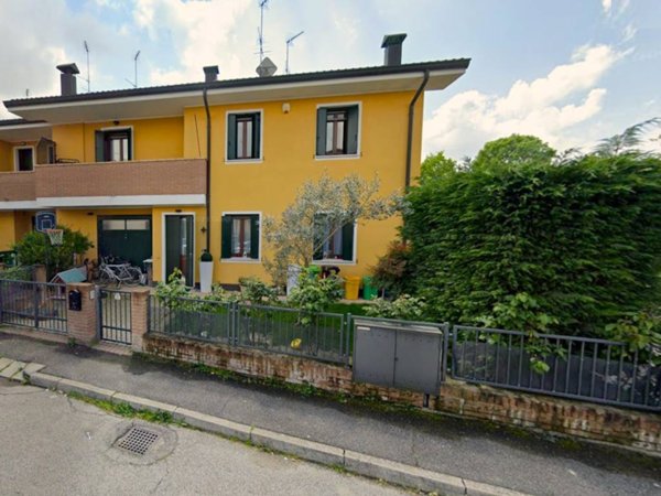 casa indipendente in vendita a Stienta