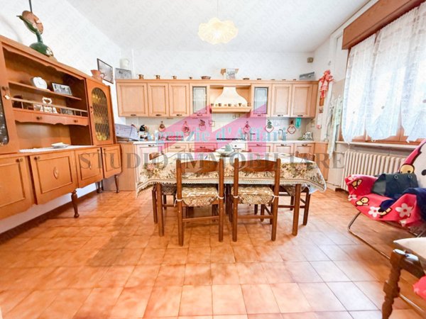 casa indipendente in vendita a Stienta in zona Sabbioni/Zampine