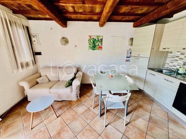 appartamento in vendita a Stienta in zona Sabbioni/Zampine
