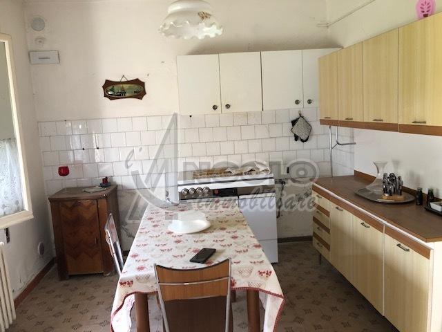 appartamento in vendita a Stienta in zona Sabbioni/Zampine