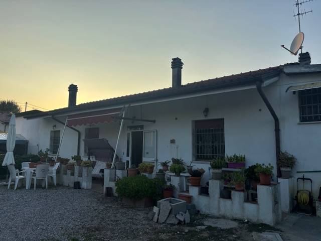 casa indipendente in vendita a Stienta