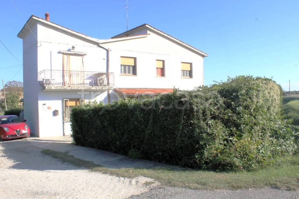 casa indipendente in vendita a Stienta