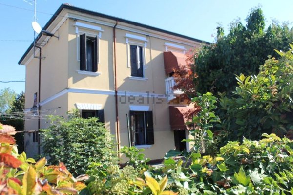 casa indipendente in vendita a Stienta