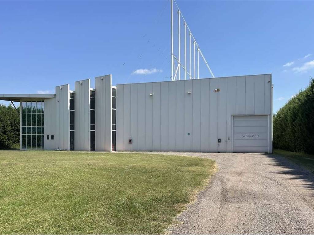 locale commerciale in vendita a Stienta