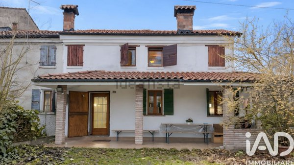 casa indipendente in vendita a Stienta