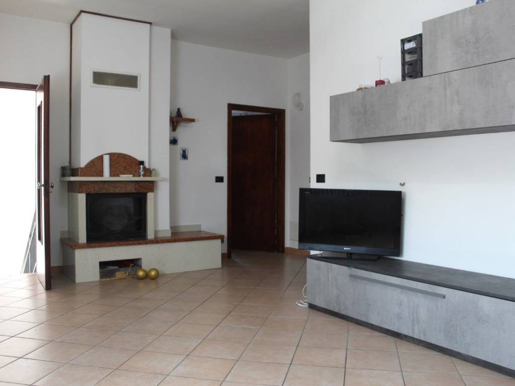 casa indipendente in vendita a Stienta in zona Sabbioni/Zampine