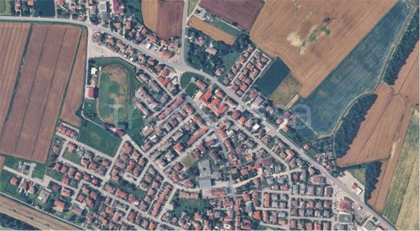 casa indipendente in vendita a Stienta in zona Sabbioni/Zampine