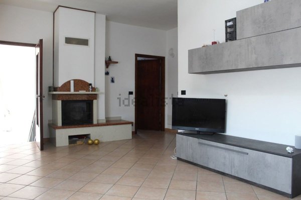 casa indipendente in vendita a Stienta