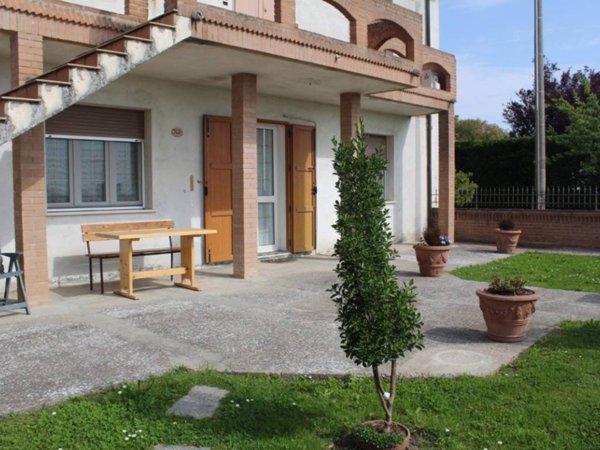 casa indipendente in vendita a Stienta