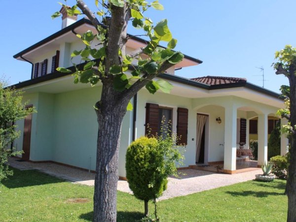 casa indipendente in vendita a Stienta