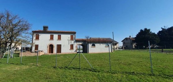 casa indipendente in vendita a Stienta