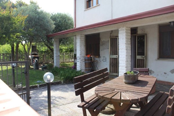 casa indipendente in vendita a Stienta in zona Beccari