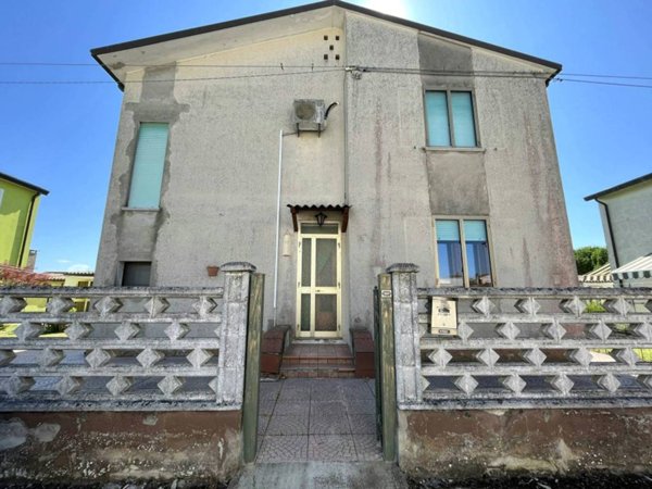 casa indipendente in vendita a Taglio di Po