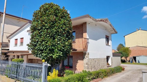 casa indipendente in vendita a Taglio di Po