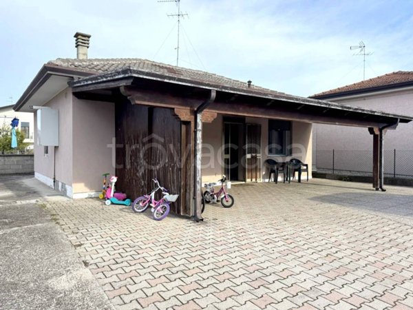 casa indipendente in vendita a Taglio di Po