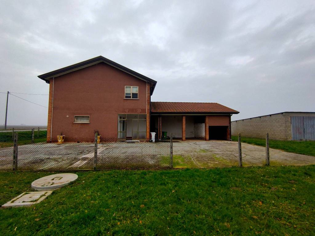 casa indipendente in vendita a Taglio di Po