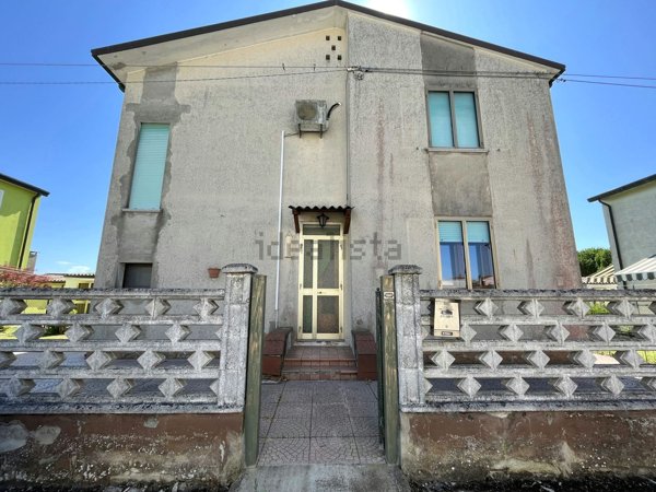 casa indipendente in vendita a Taglio di Po