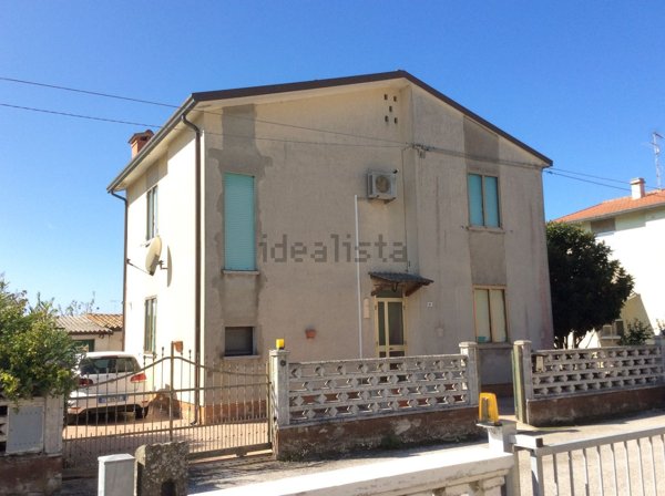 esavano in vendita a Taglio di Po