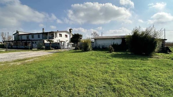 terreno edificabile in vendita a Taglio di Po