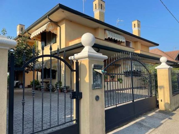 casa indipendente in vendita a Taglio di Po